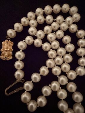 Mikimoto BL Classic White Pearl Strand Necklace with Gold Clasp, like new.
